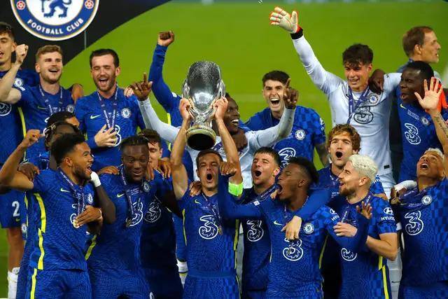 KD复出30+8太阳止3连败 文班绝杀马刺胜开拓者